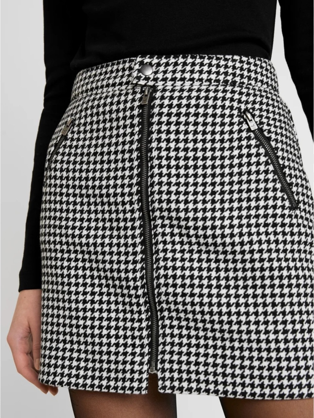 Hollister Black & White Houndstooth Zip-Front Mini Skirt